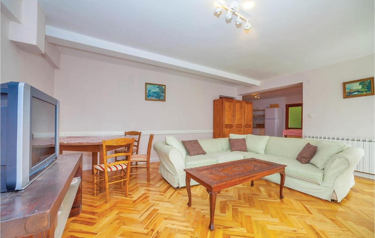 7 Bedroom Pet Friendly Home In Crni Kal Crni Kal  Екстериор снимка