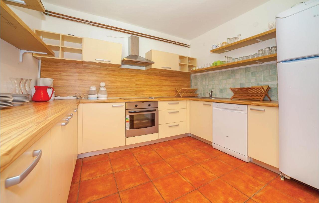 7 Bedroom Pet Friendly Home In Crni Kal Crni Kal  Екстериор снимка