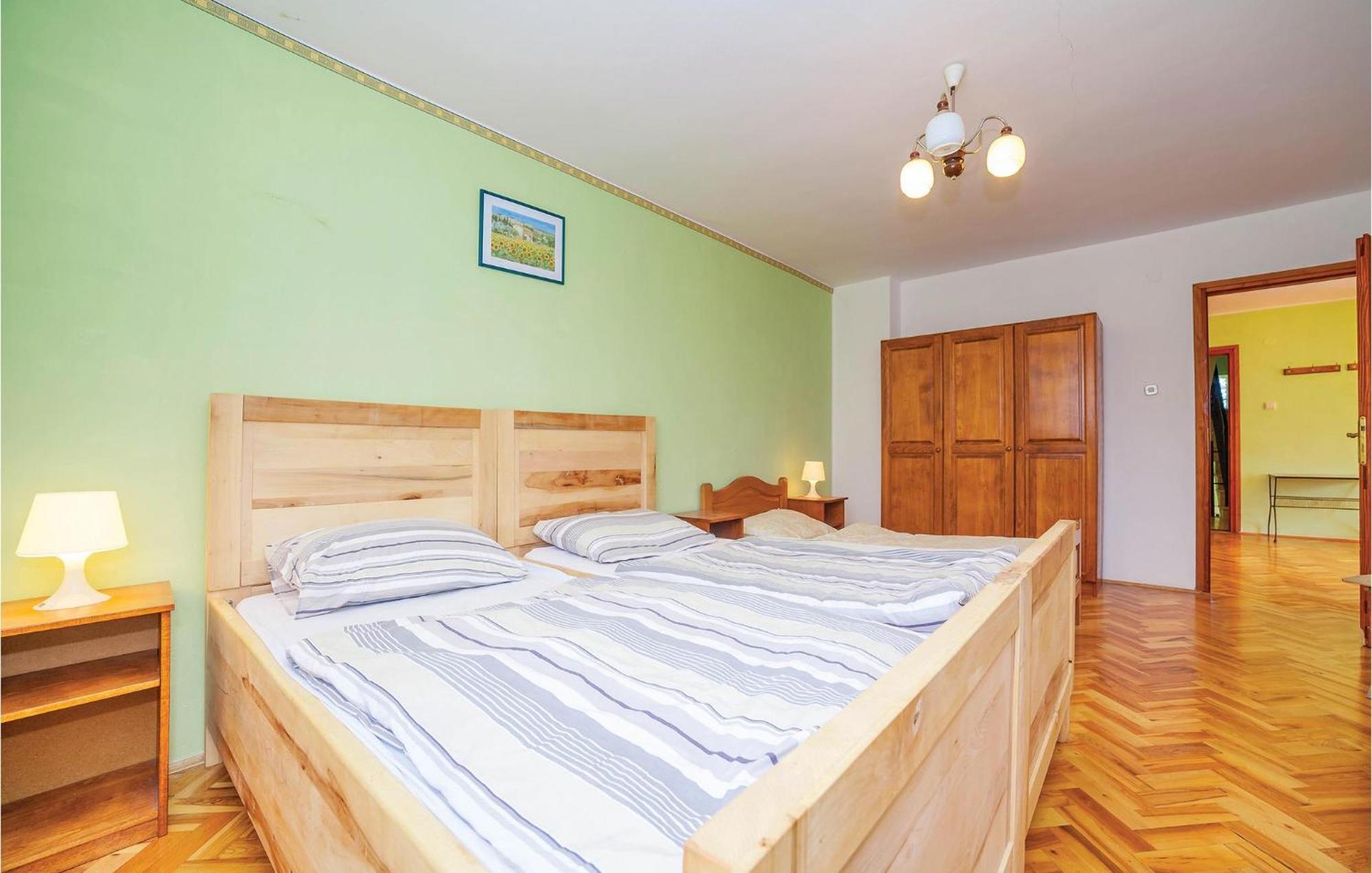 7 Bedroom Pet Friendly Home In Crni Kal Crni Kal  Екстериор снимка