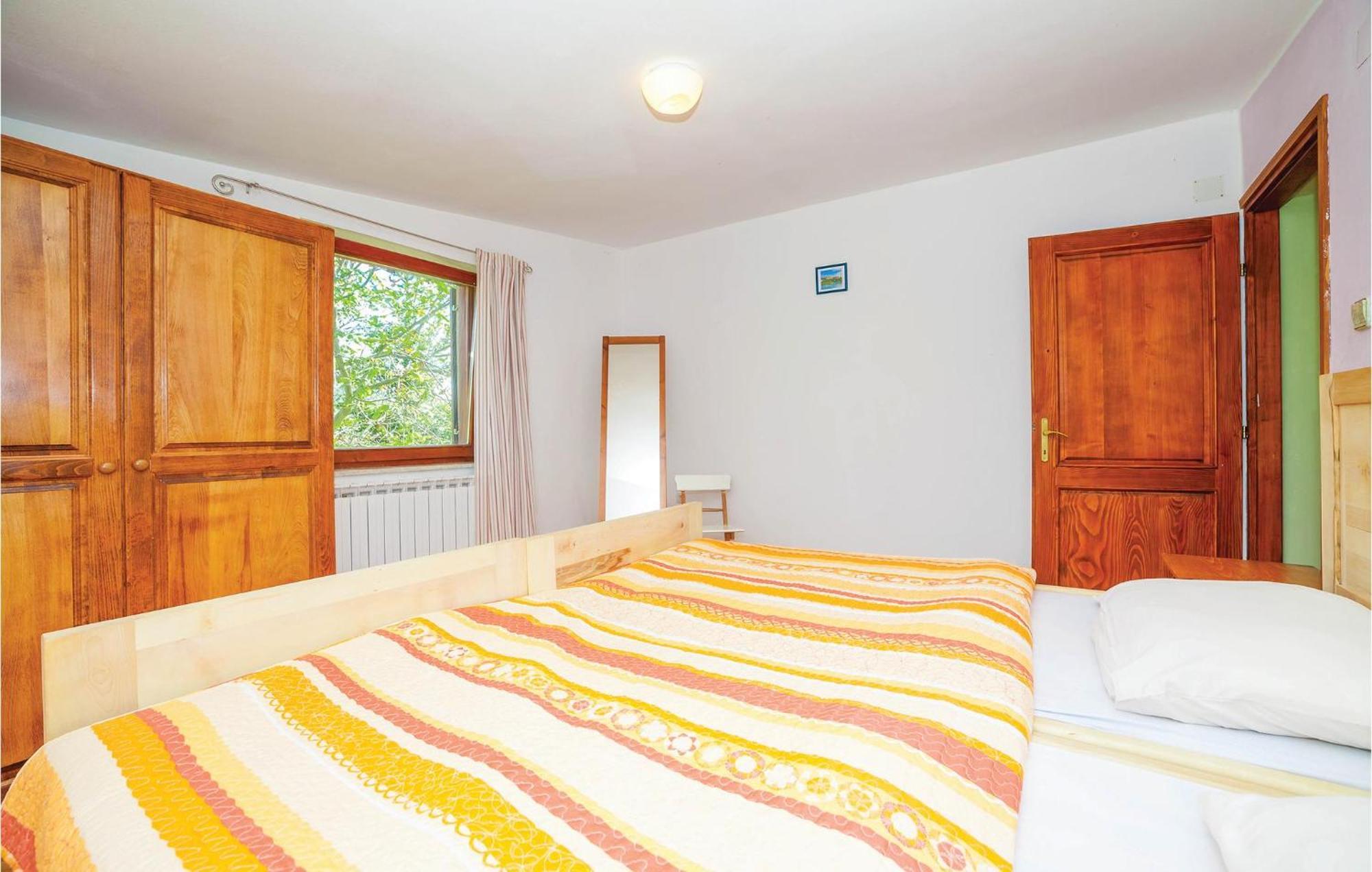 7 Bedroom Pet Friendly Home In Crni Kal Crni Kal  Екстериор снимка