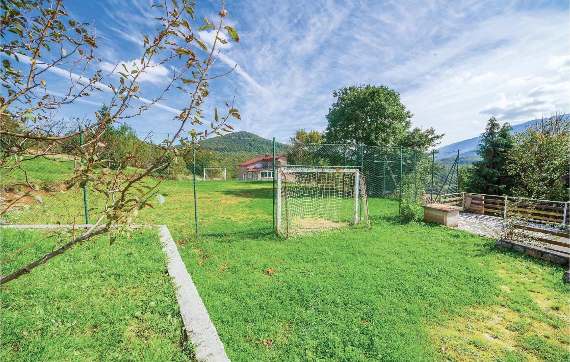 7 Bedroom Pet Friendly Home In Crni Kal Crni Kal  Екстериор снимка
