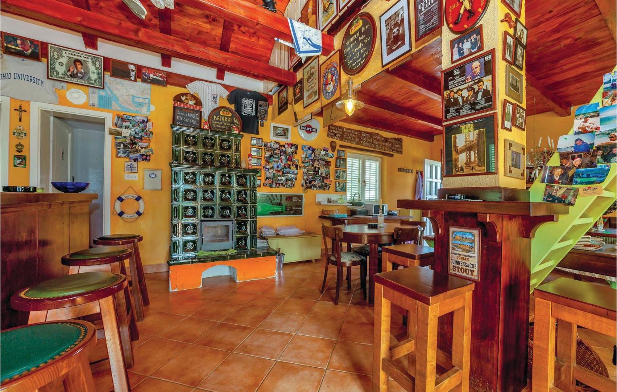 7 Bedroom Pet Friendly Home In Crni Kal Crni Kal  Екстериор снимка