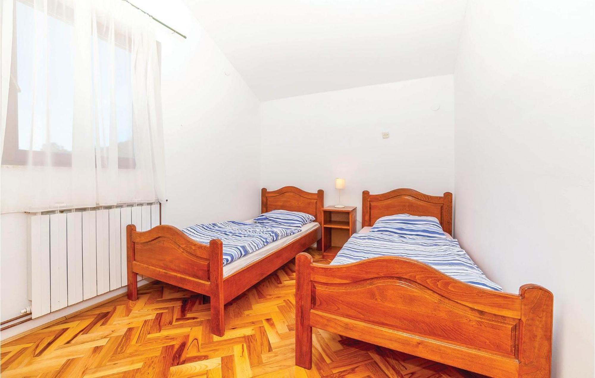 7 Bedroom Pet Friendly Home In Crni Kal Crni Kal  Екстериор снимка