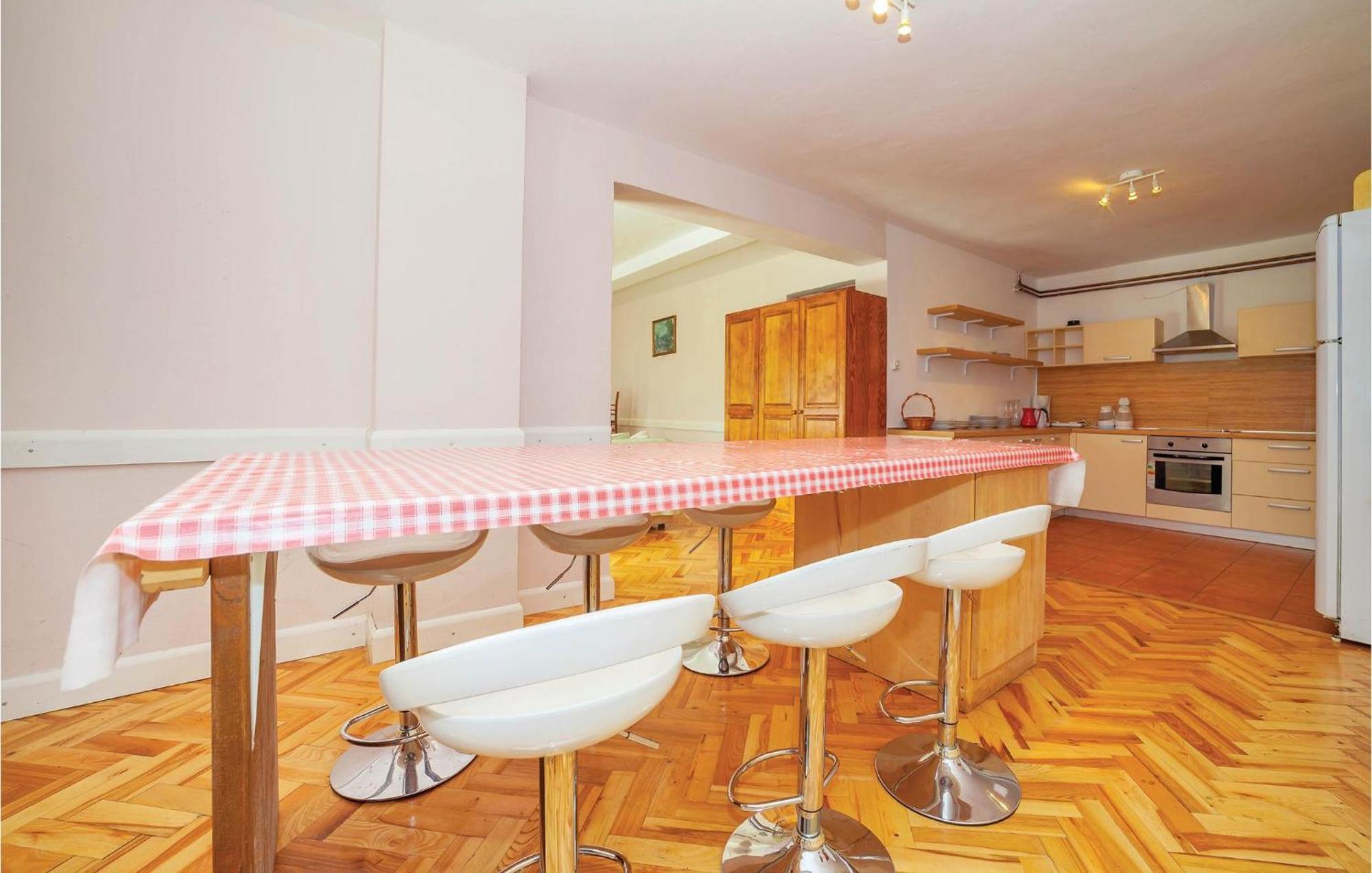 7 Bedroom Pet Friendly Home In Crni Kal Crni Kal  Екстериор снимка