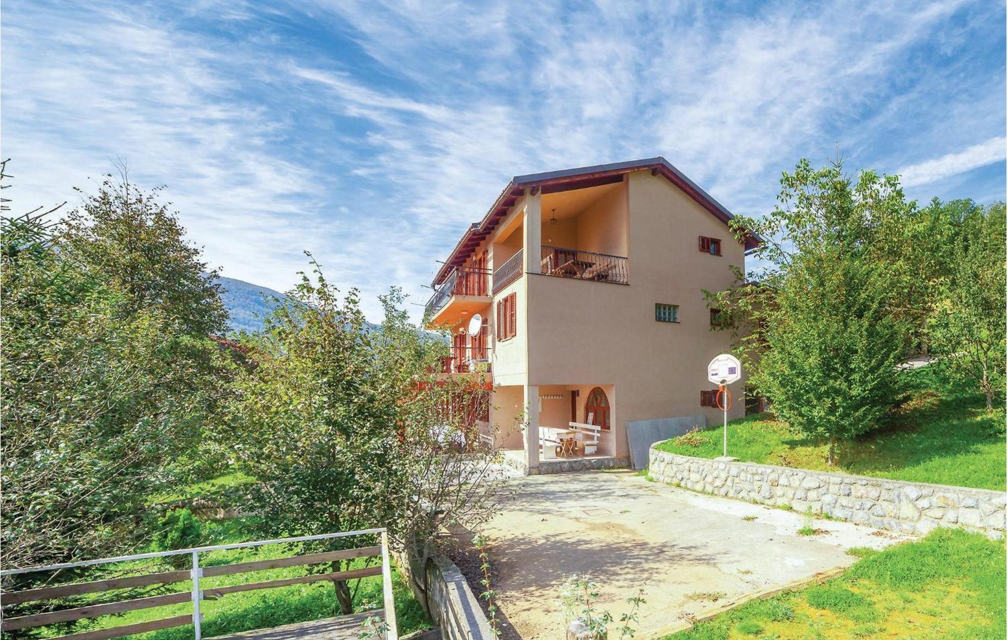 7 Bedroom Pet Friendly Home In Crni Kal Crni Kal  Екстериор снимка