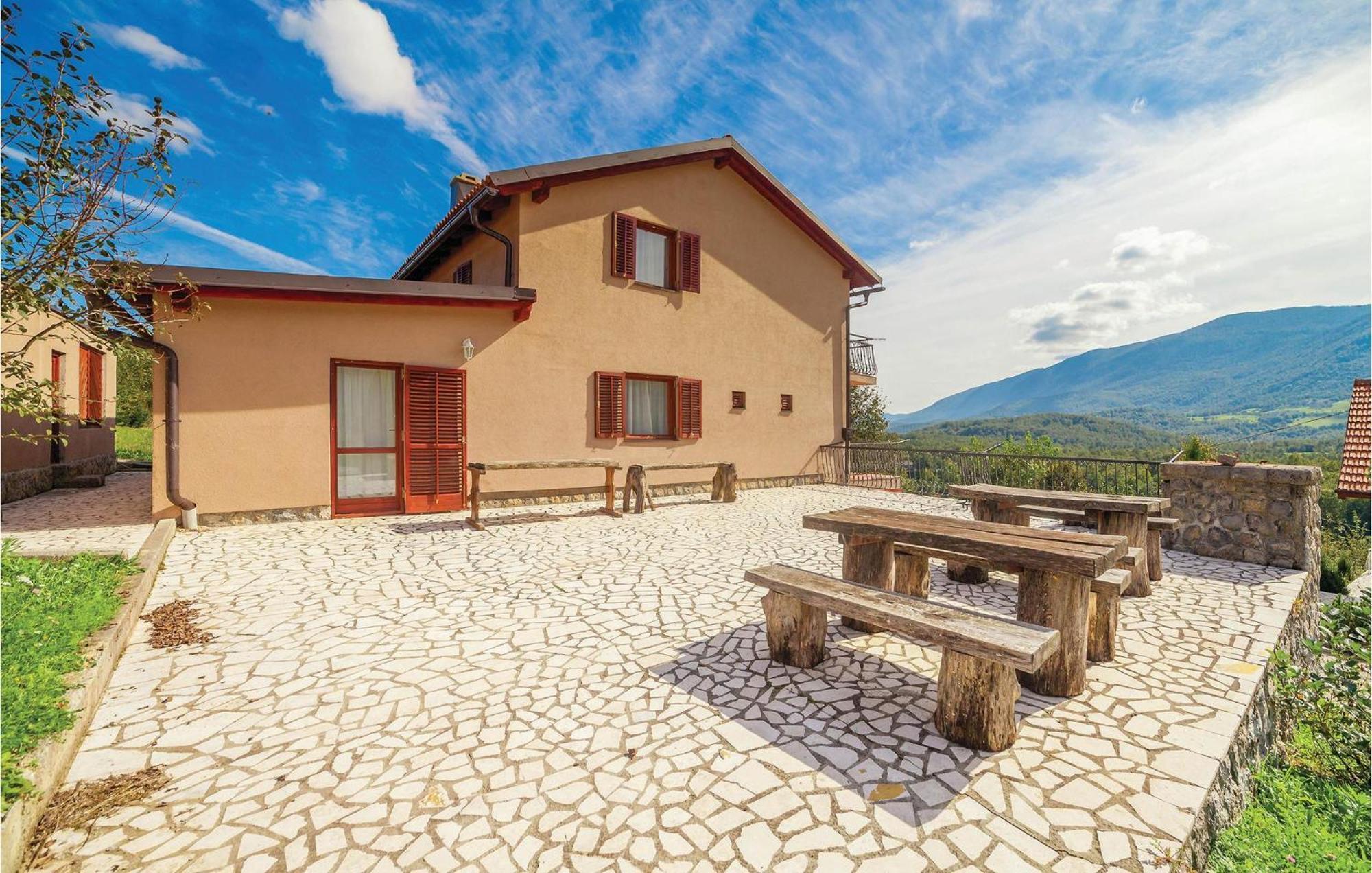 7 Bedroom Pet Friendly Home In Crni Kal Crni Kal  Екстериор снимка
