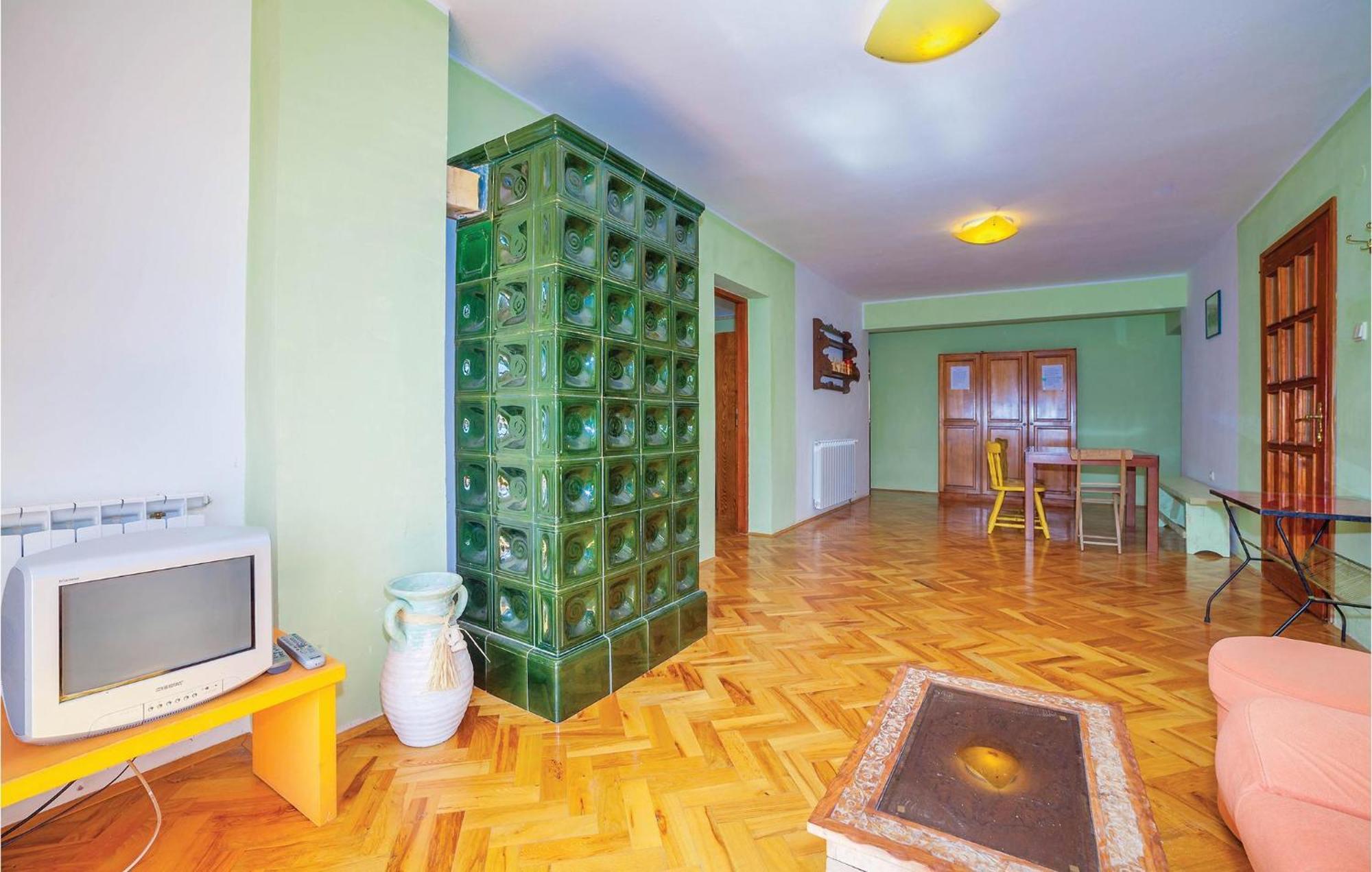 7 Bedroom Pet Friendly Home In Crni Kal Crni Kal  Екстериор снимка